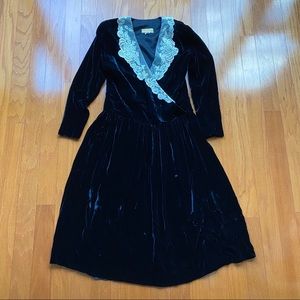 Jane Singer holiday Velvet Dress